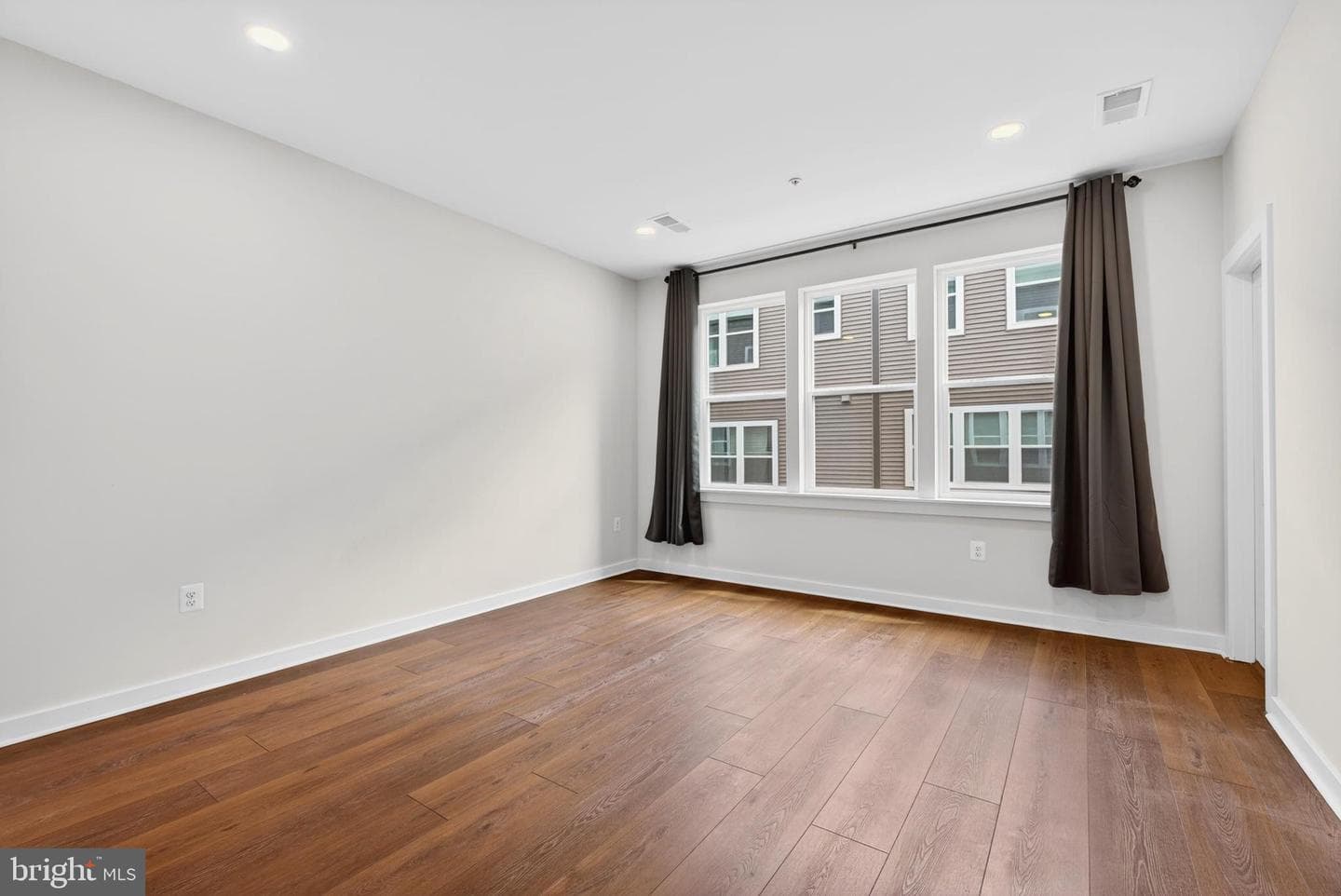 8279 Front Loop photo 18
