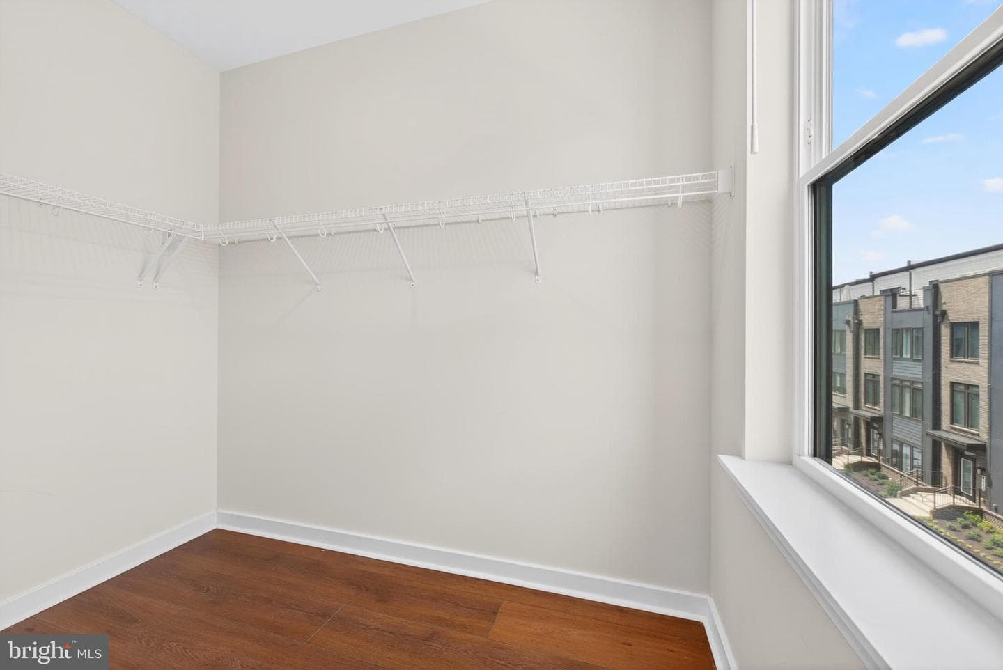 8279 Front Loop photo 24