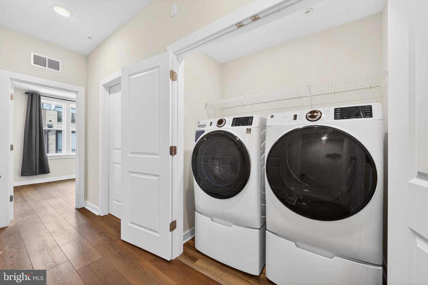 8279 Front Loop photo 25