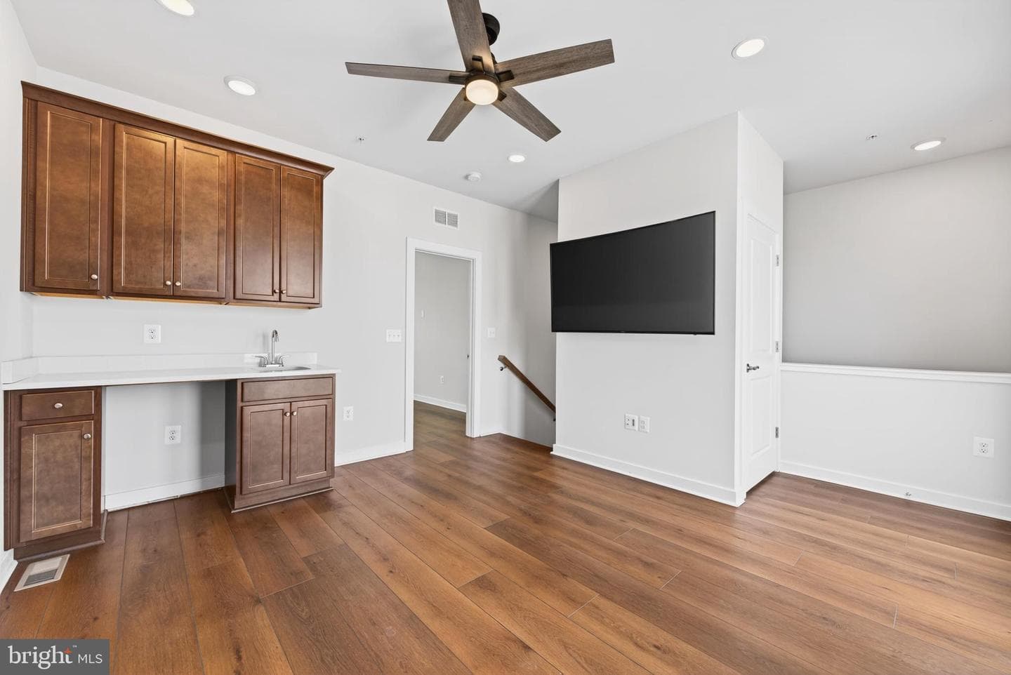 8279 Front Loop photo 28