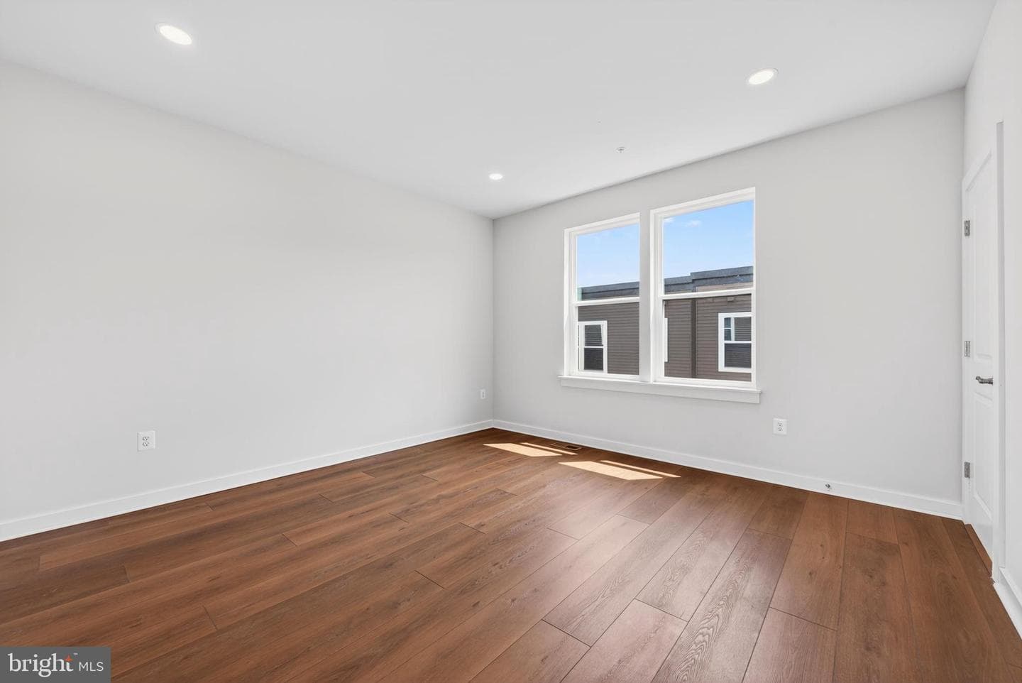 8279 Front Loop photo 29