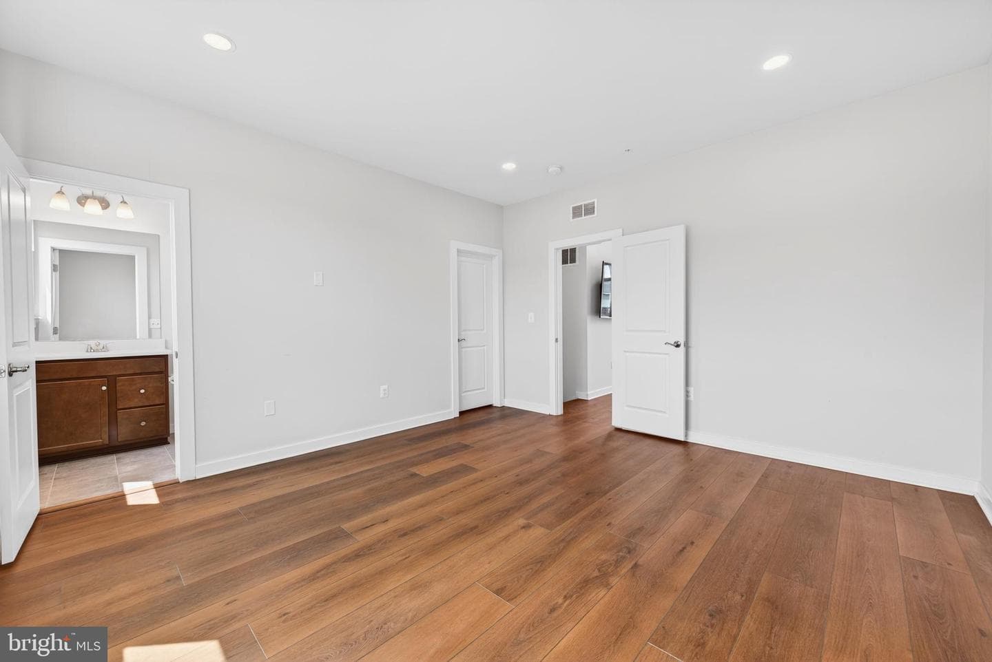 8279 Front Loop photo 30