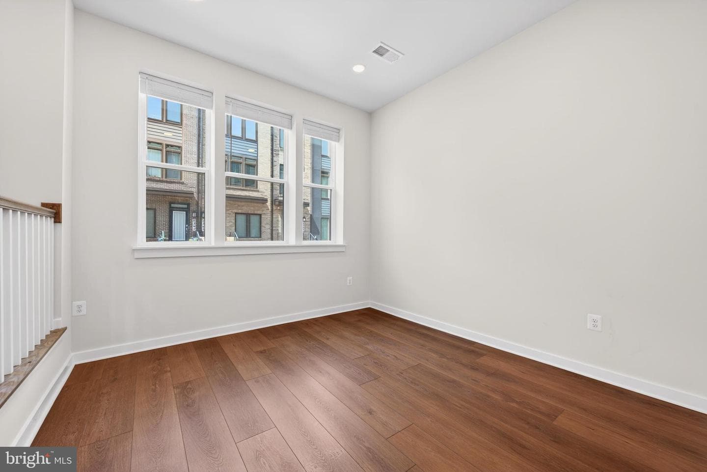 8279 Front Loop photo 5