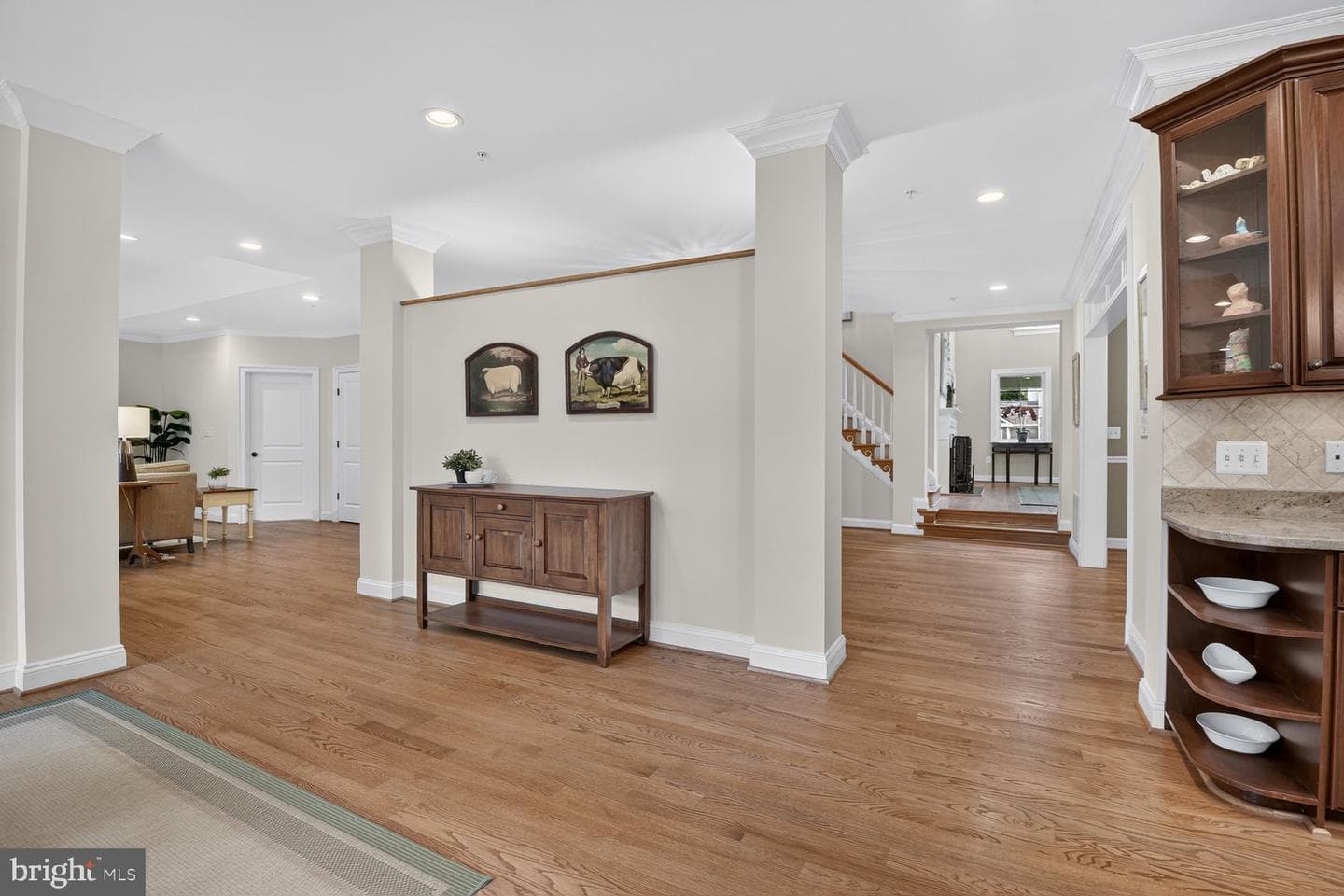 5601 Vernon Place photo 13