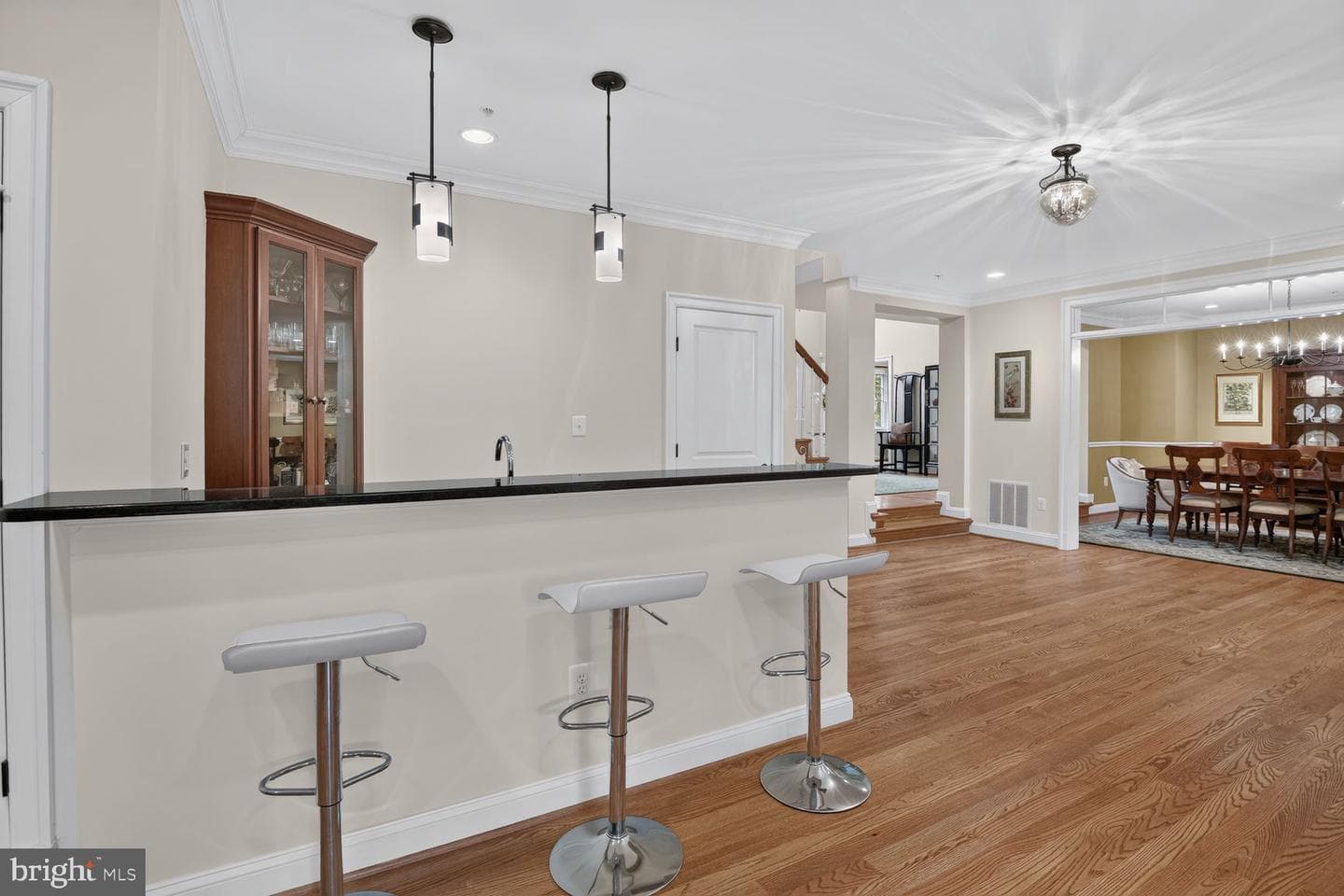 5601 Vernon Place photo 15