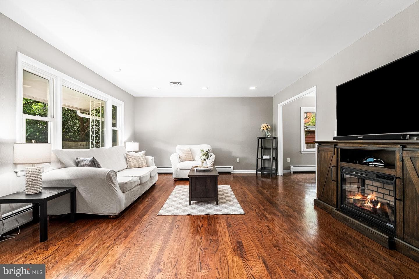 1213 Dale Drive photo 3