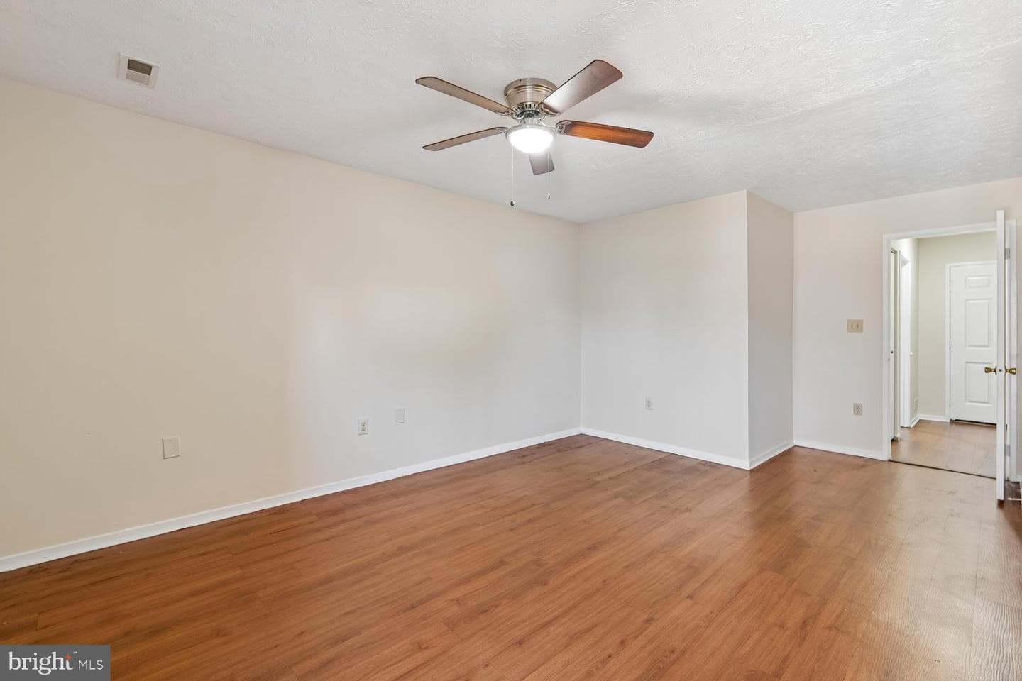 4242 Tazewell Terrace photo 10