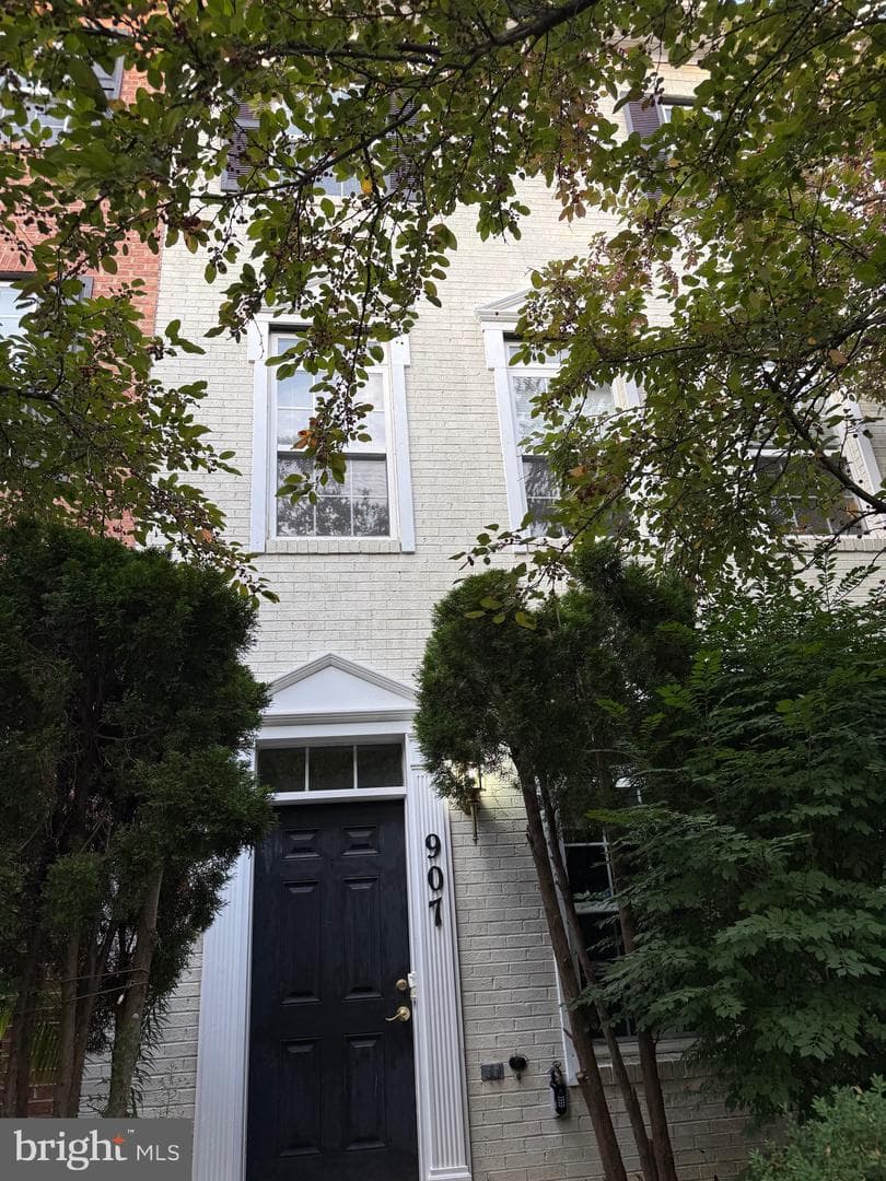 907 Pleasant Drive, Rockville