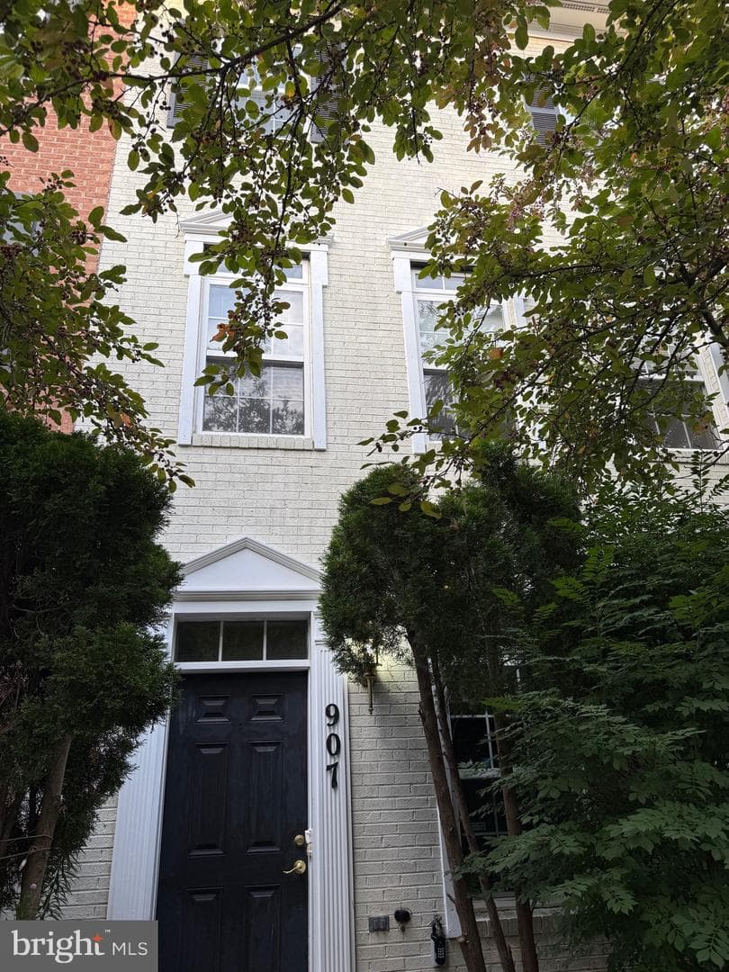 907 Pleasant Drive, Rockville