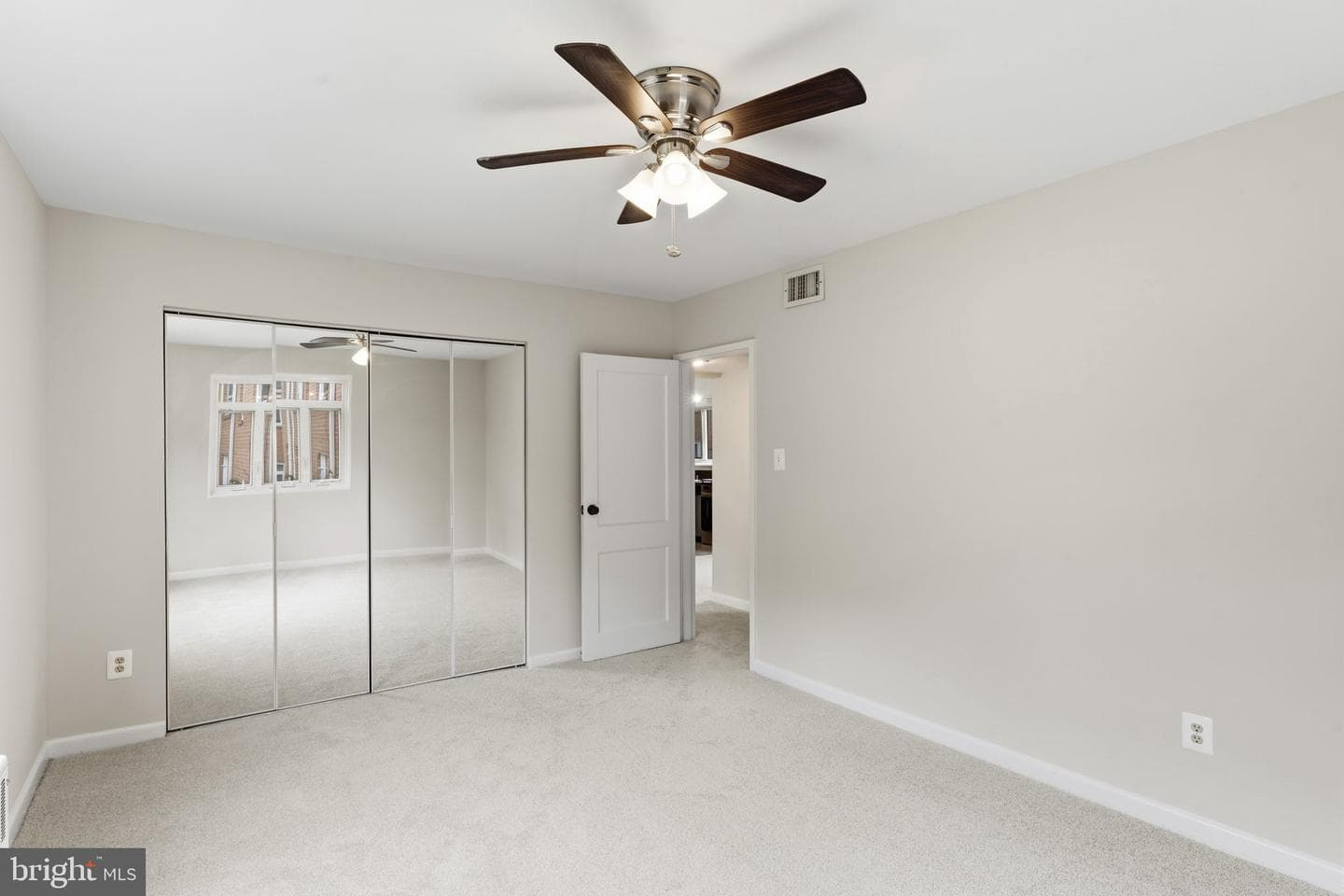 10413 Montrose Avenue #10413 photo 19