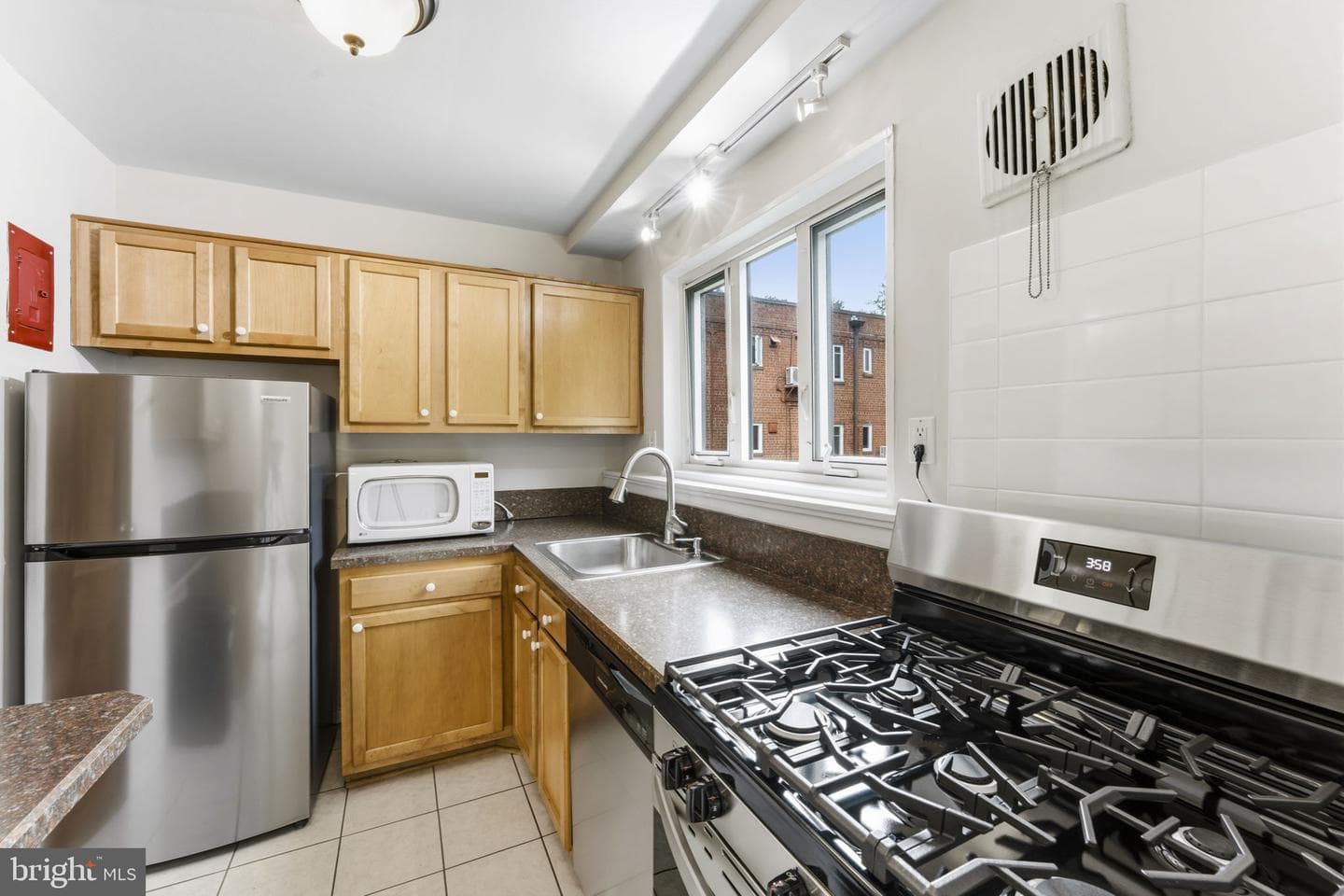 10413 Montrose Avenue #10413 photo 4