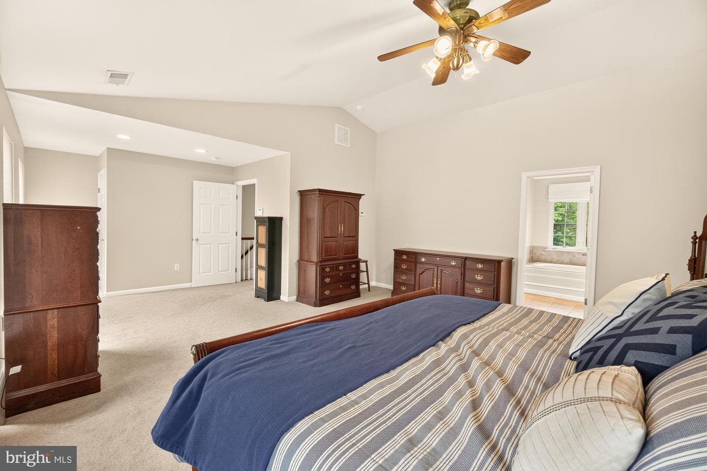 16900 Hillard Street photo 45
