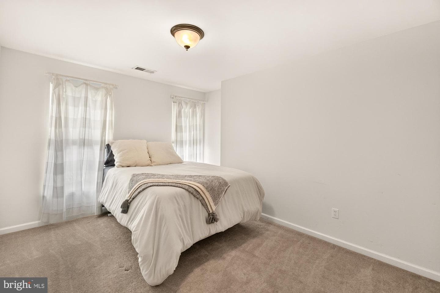 16900 Hillard Street photo 61