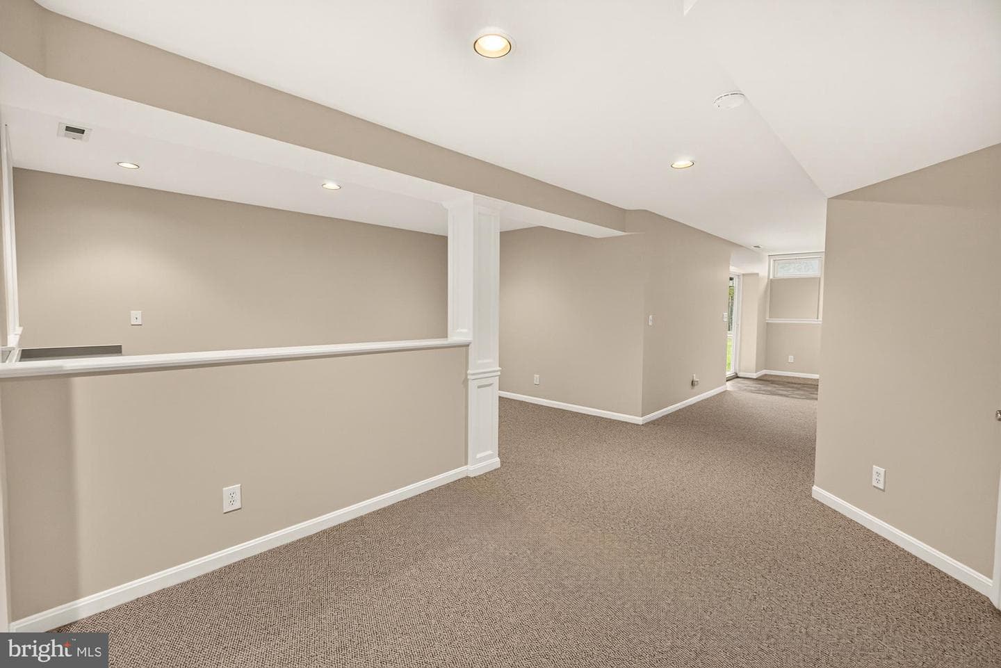 16900 Hillard Street photo 67