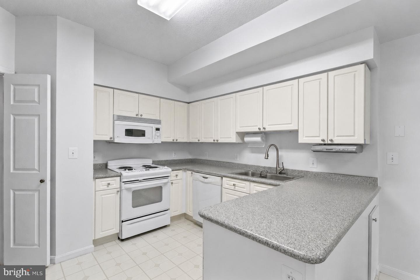 2901 S Leisure World Boulevard #401 photo 2