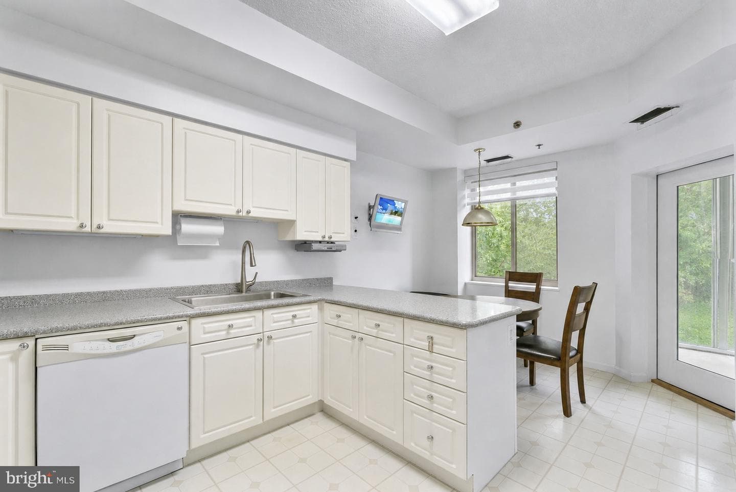 2901 S Leisure World Boulevard #401 photo 3