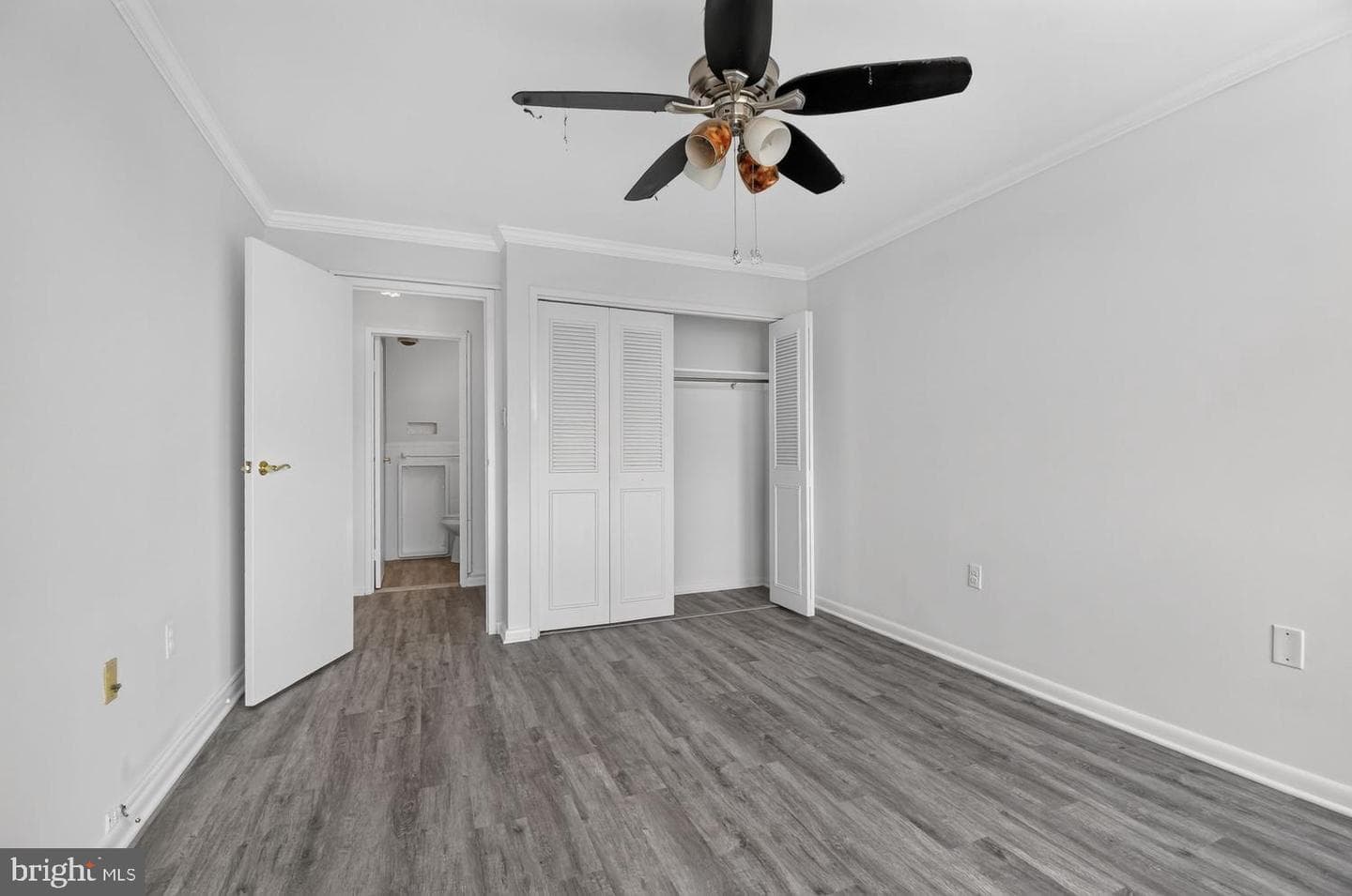 10201 Grosvenor Place #1504 photo 11