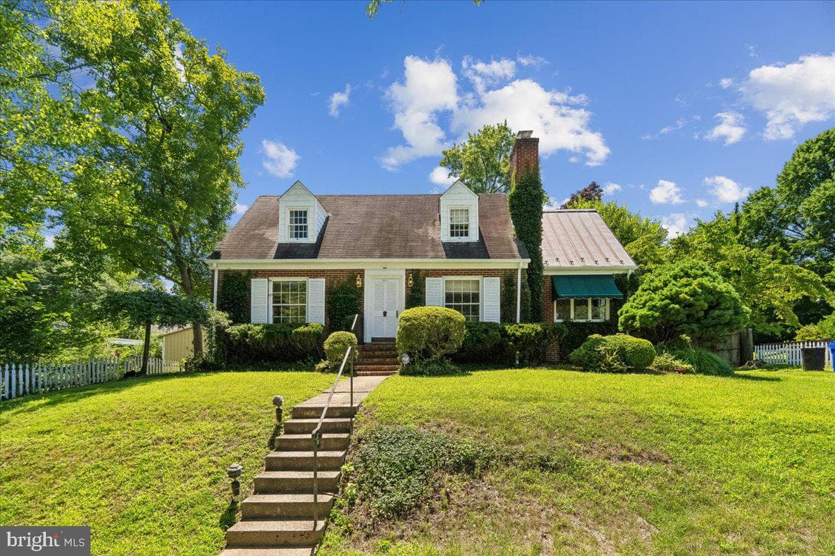 1011 W Nolcrest Drive photo 4
