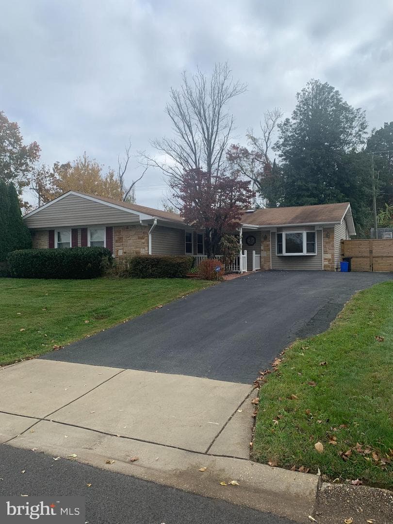 2711 Kirk Lane photo 1