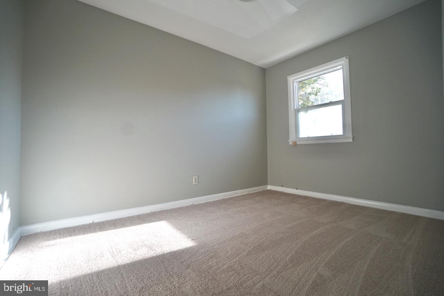 4920 Maury Place photo 3