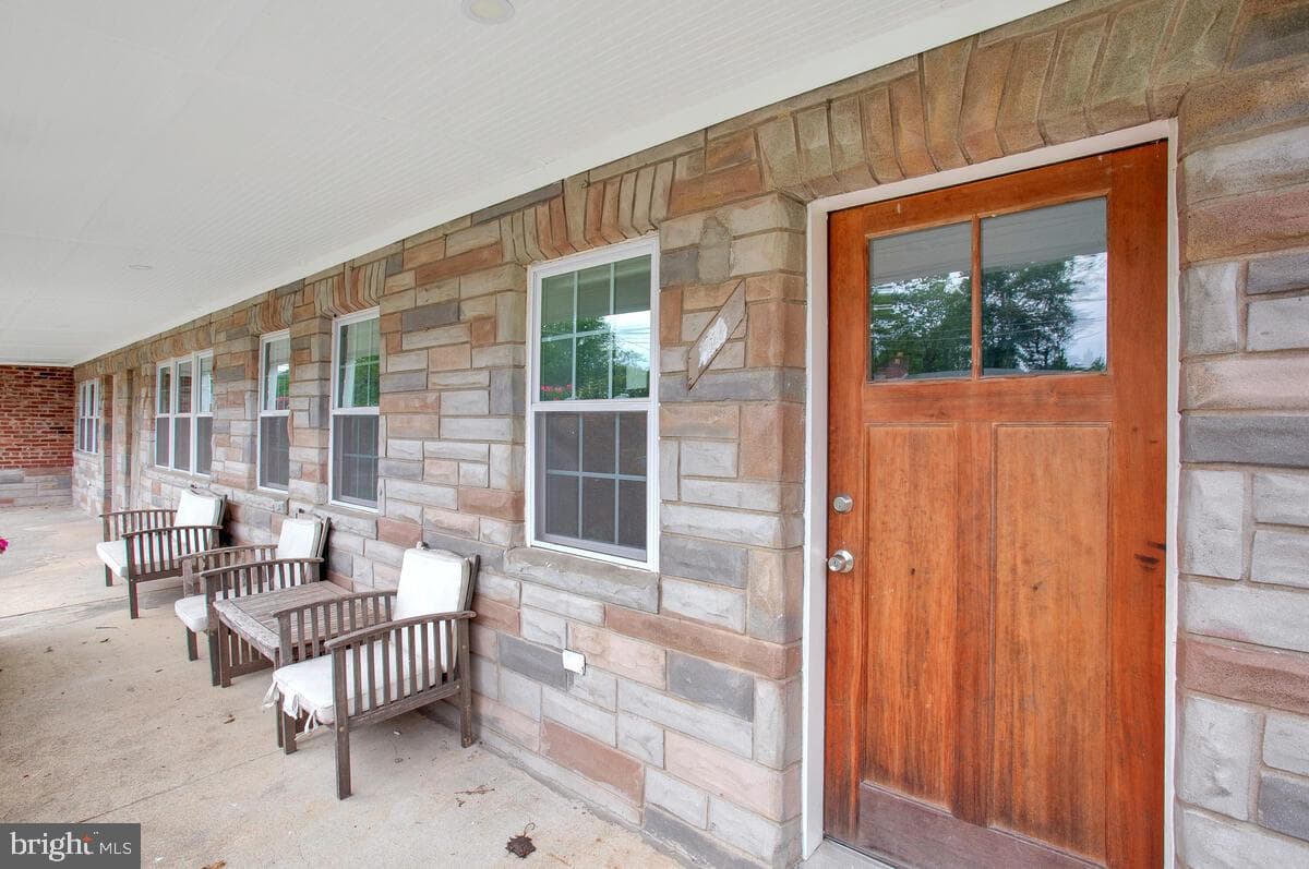 7912 Bellefonte Lane photo 2