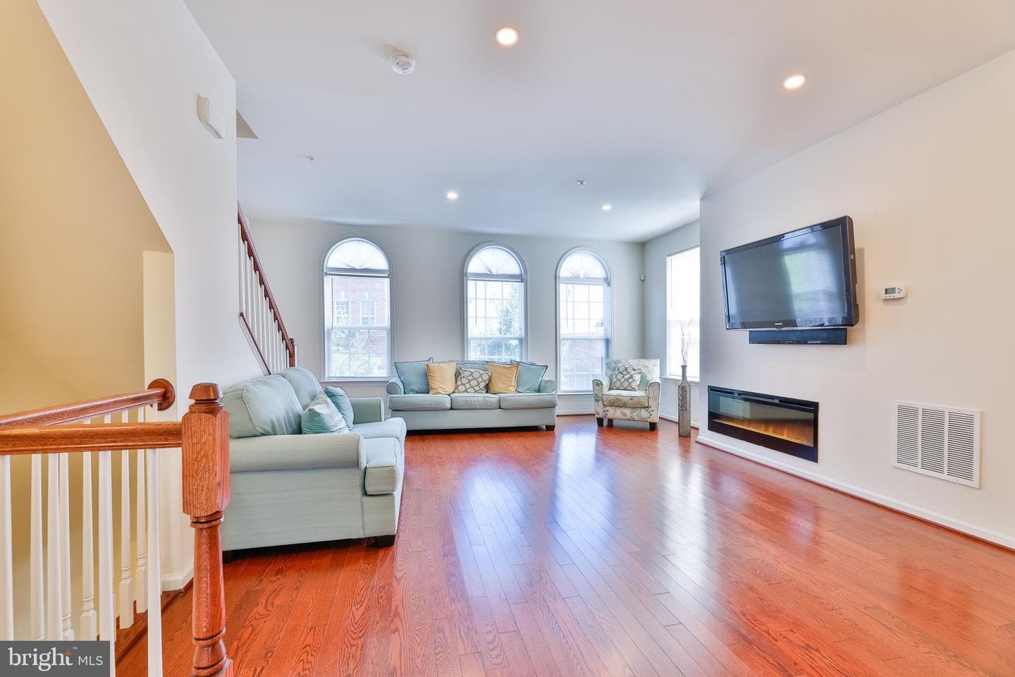 1635 Wesbourne Drive photo 9