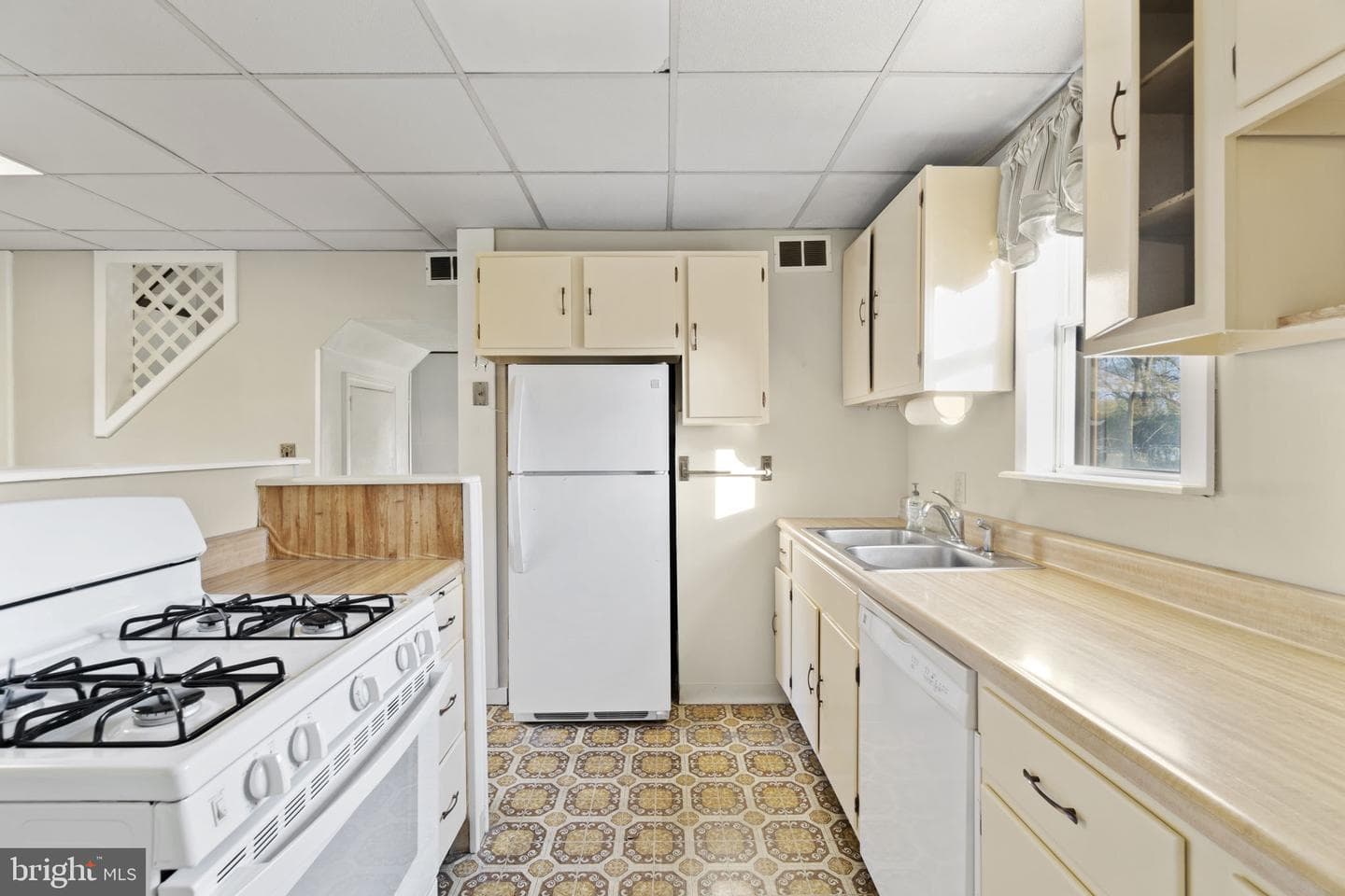 4915 Tecumseh Street photo 4