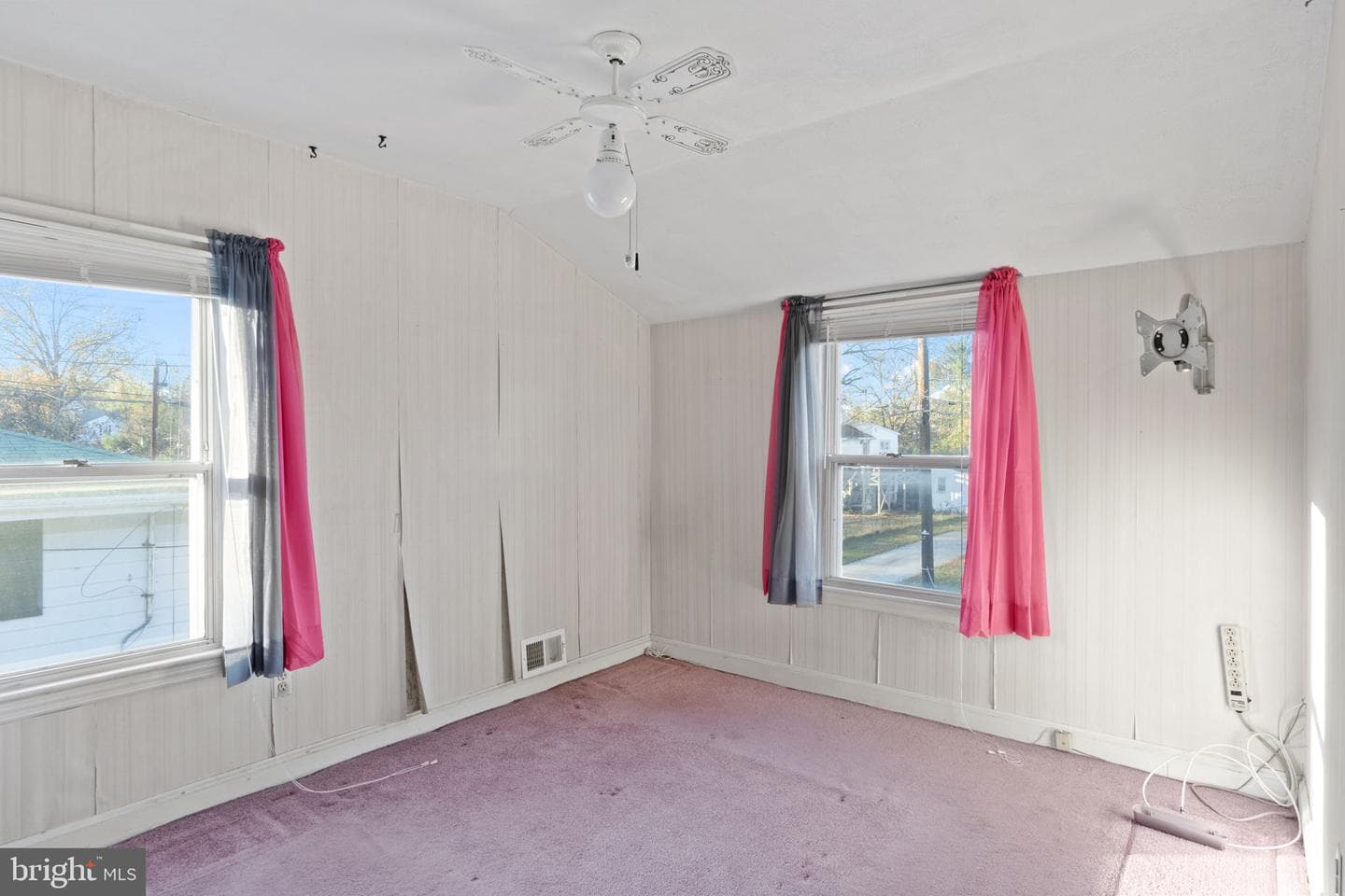 4915 Tecumseh Street photo 6