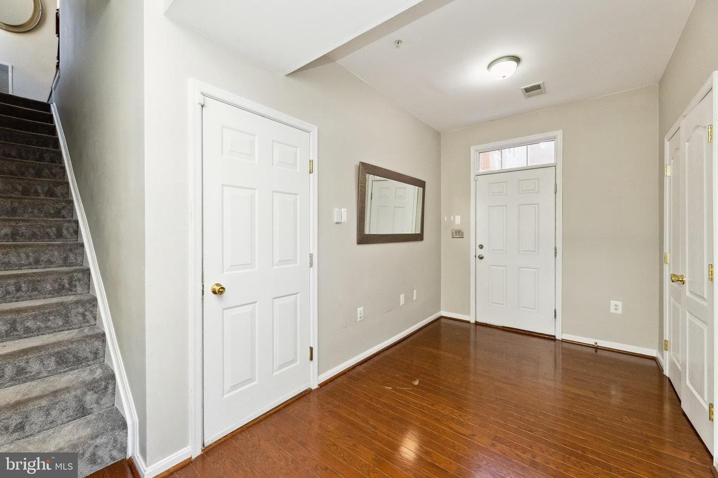 5621 Hartfield Avenue photo 2