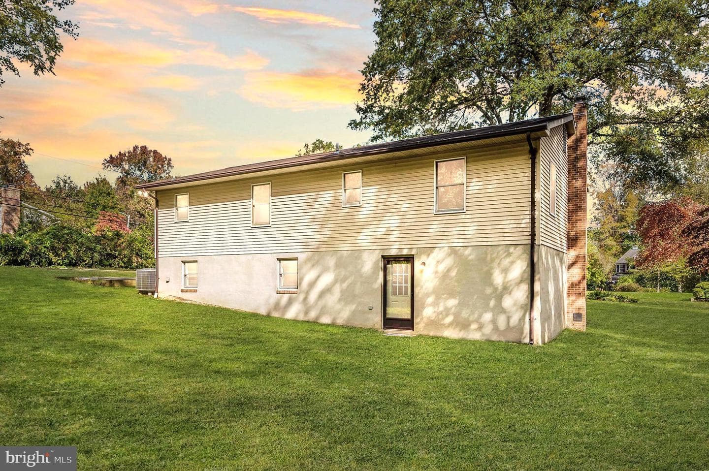 8411 Church Lane photo 25
