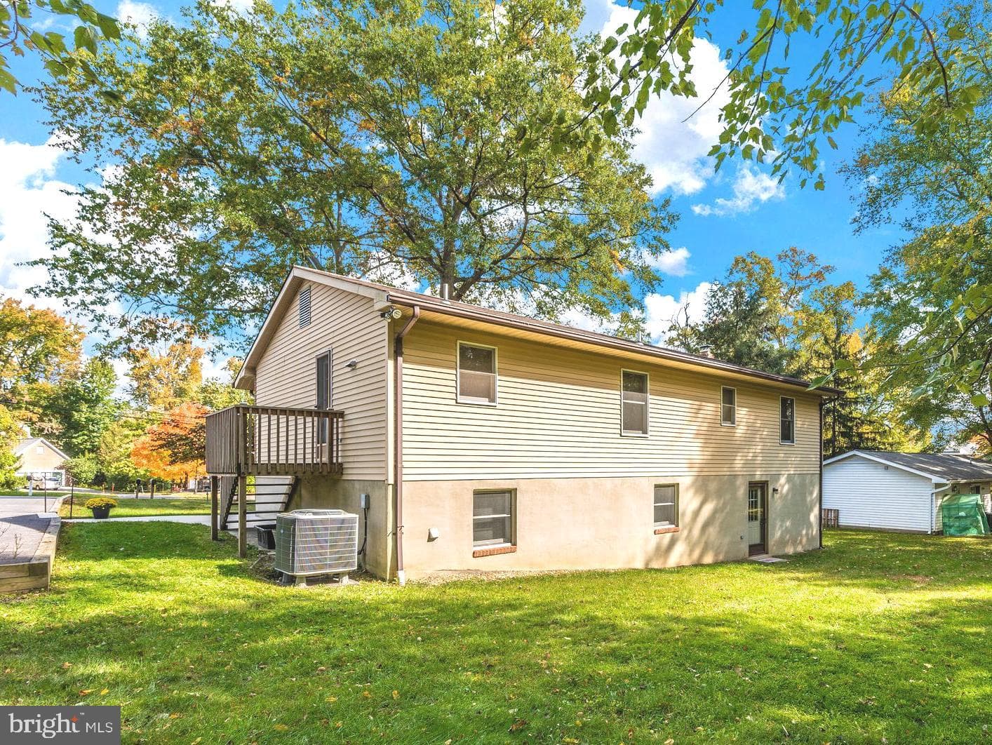8411 Church Lane photo 26