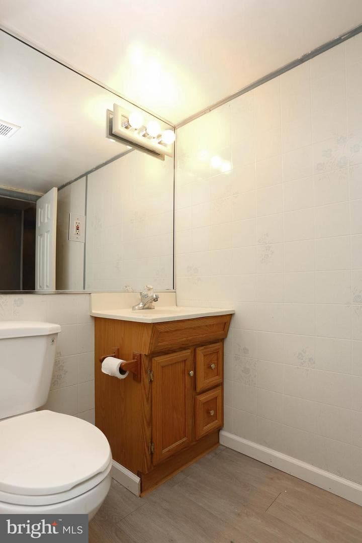 7111 Cross Street photo 24
