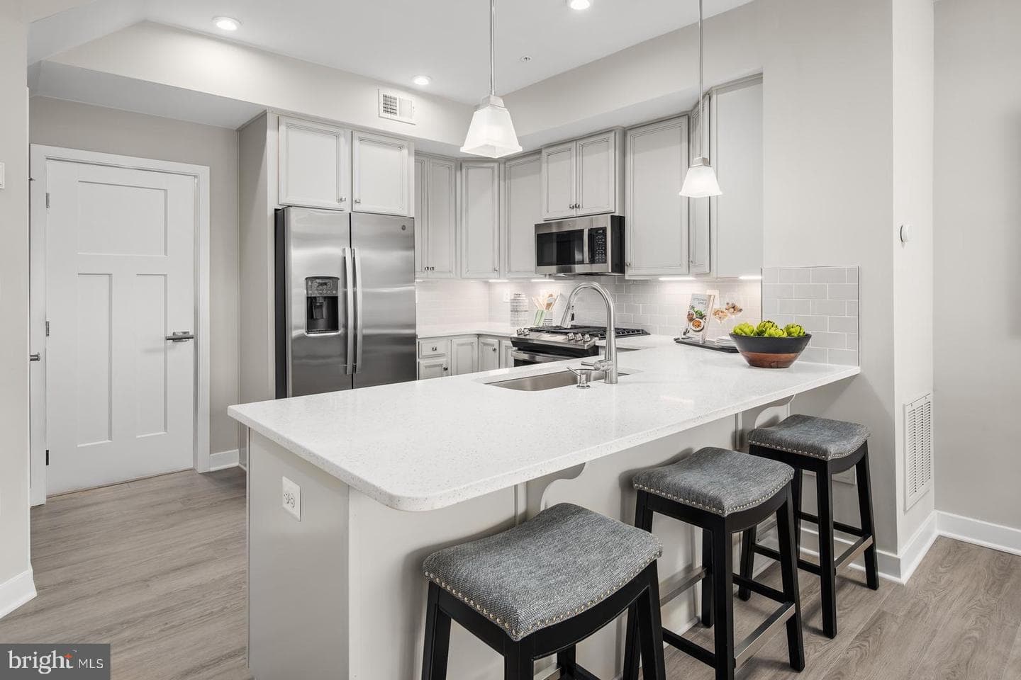 5504 Greenpoint Lane photo 4