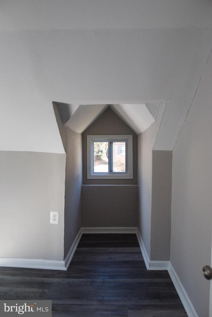 6007 37th Avenue photo 2