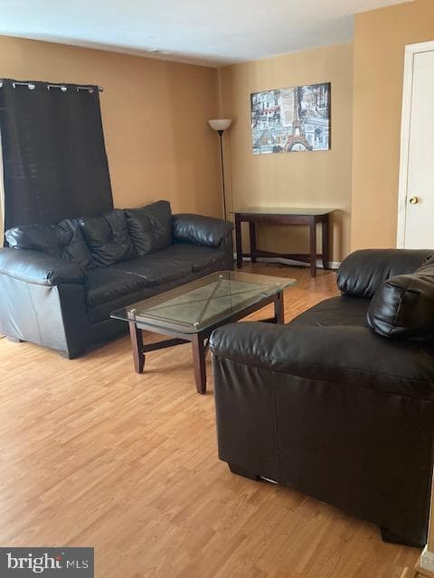 1772 Tulip Avenue photo 9