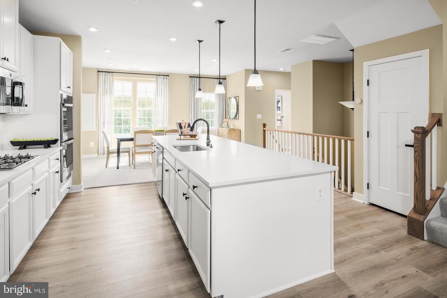 5510 Greenpoint Lane photo 2