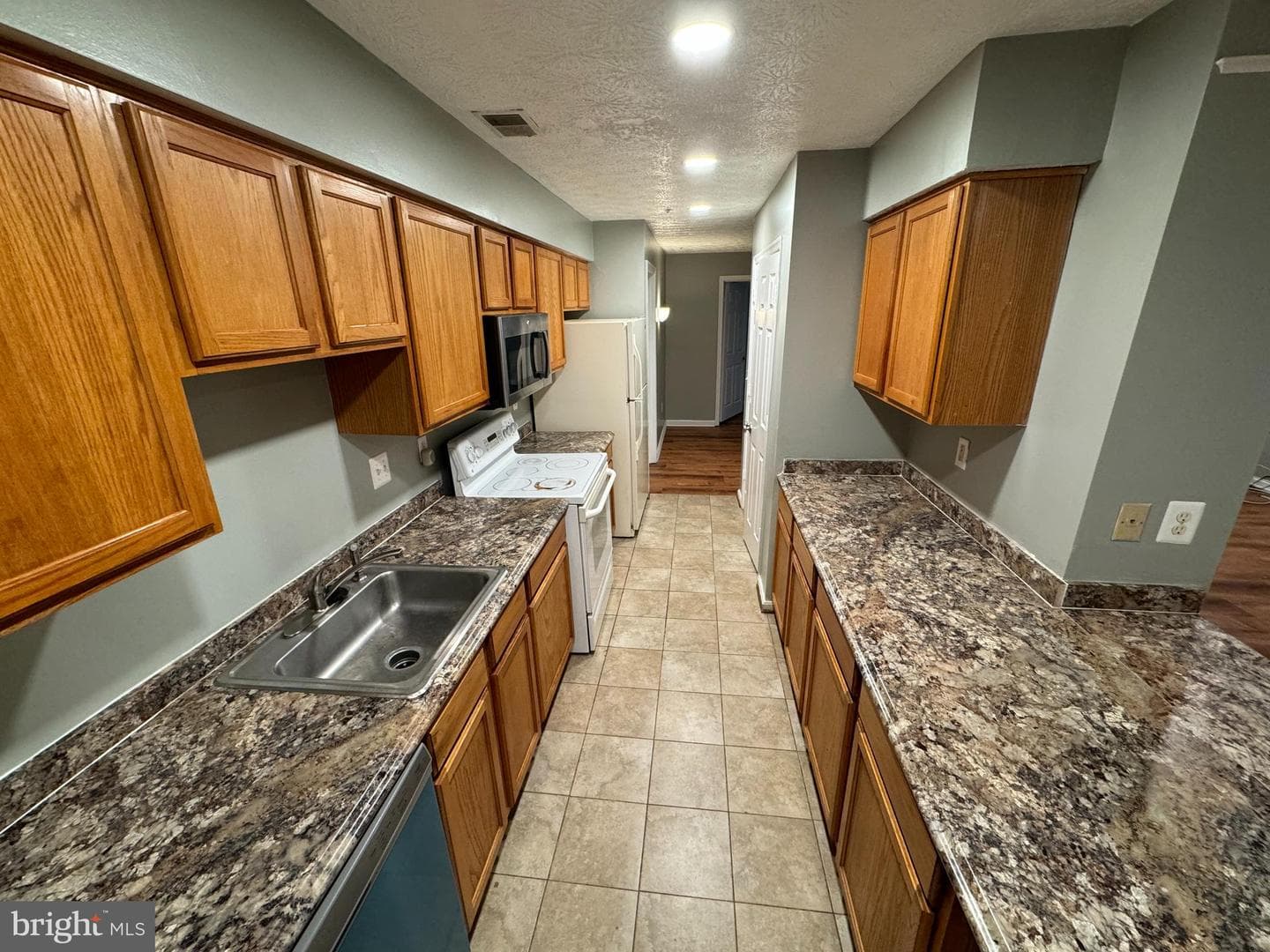 3712 Excalibur Court #102 photo 6