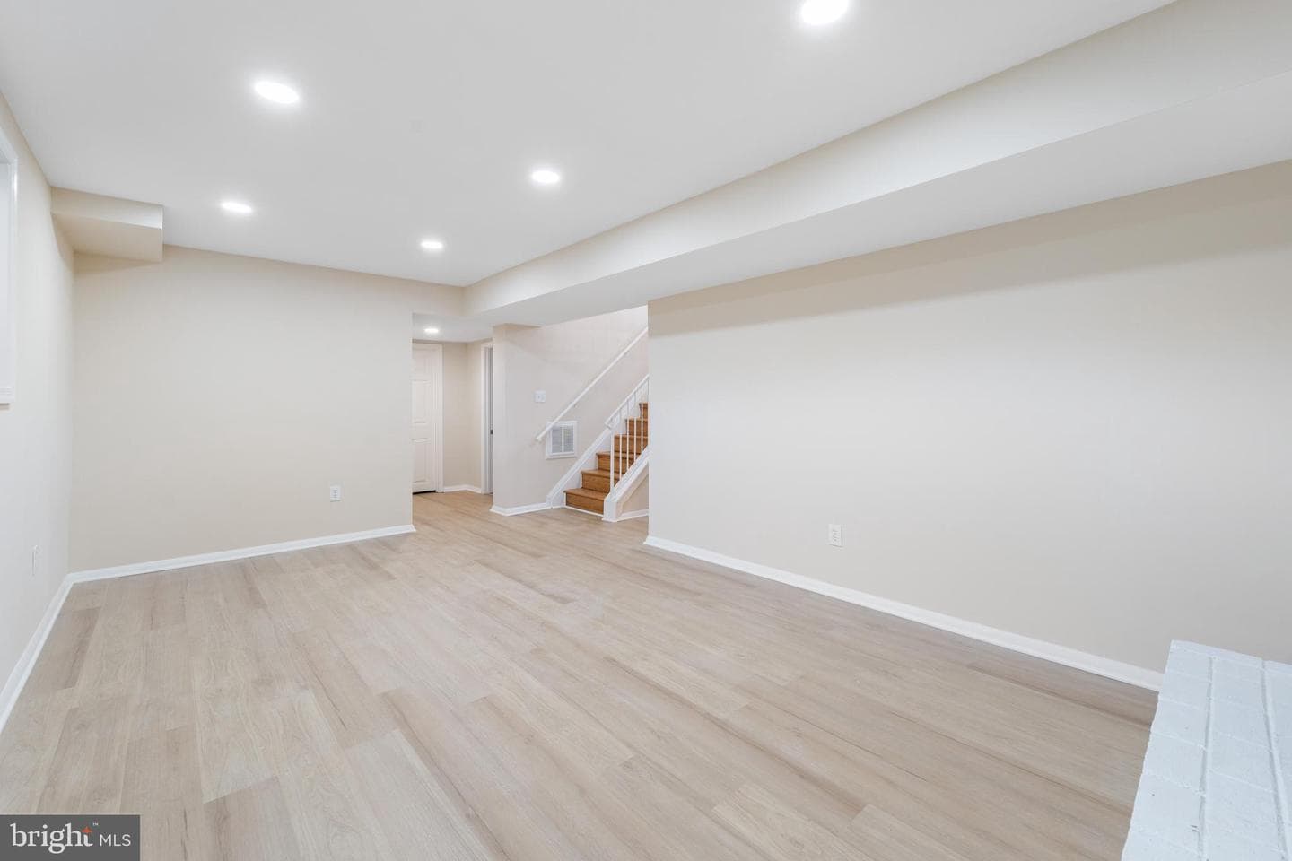 9808 Locust Avenue photo 18