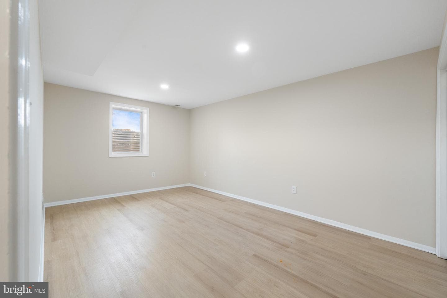 9808 Locust Avenue photo 24