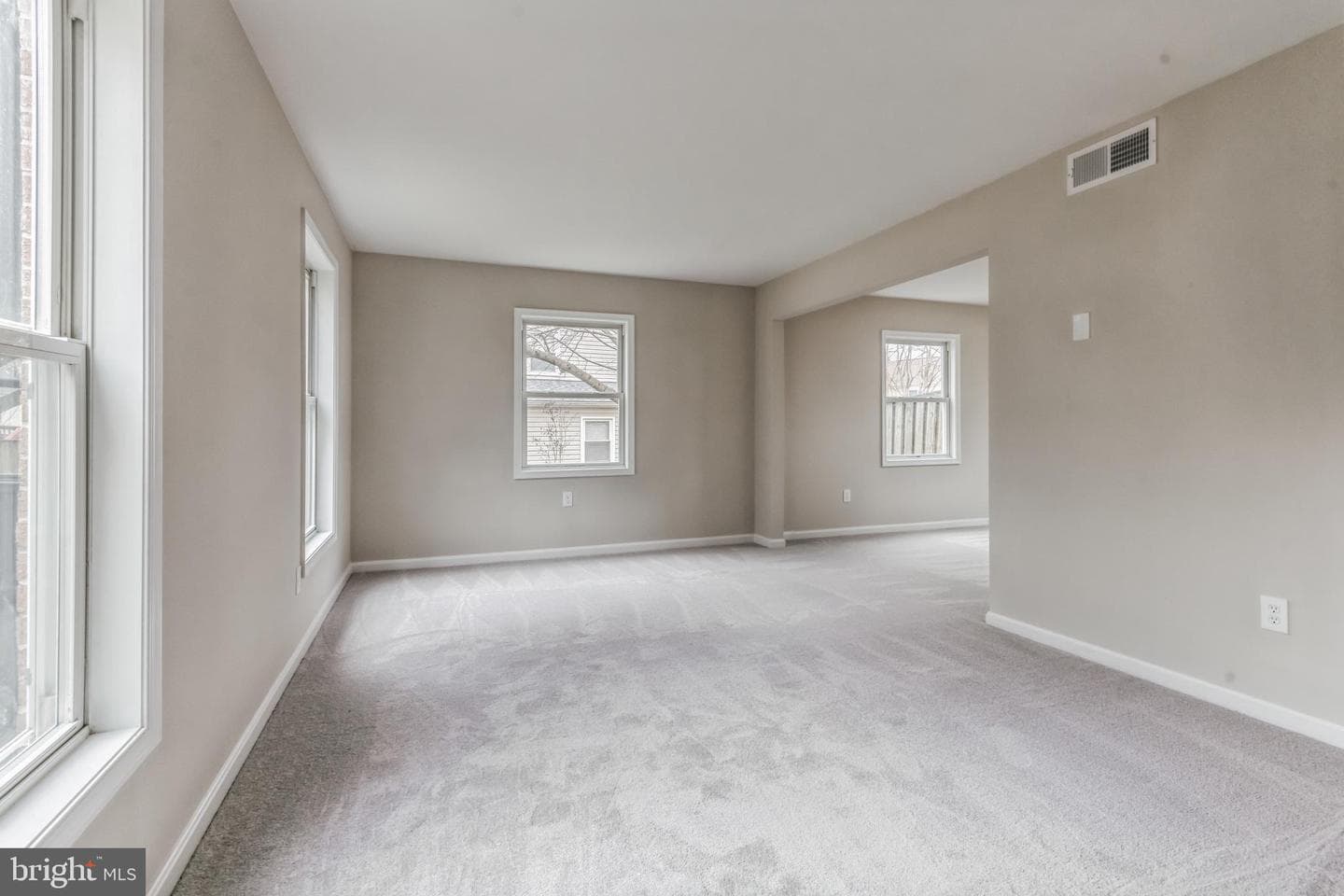 15117 Narrows Lane photo 3