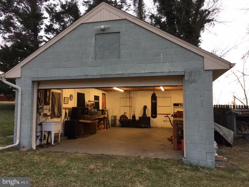 1312 Thornton Parkway photo 35