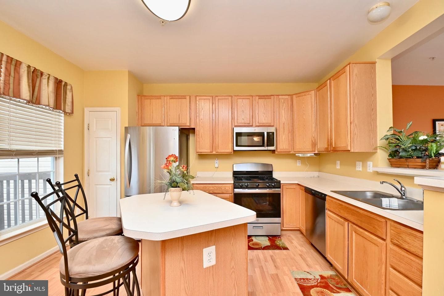 7218 Serenade Circle photo 12