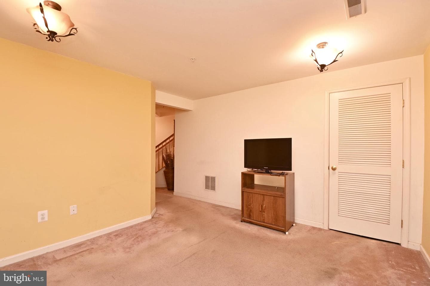 7218 Serenade Circle photo 34