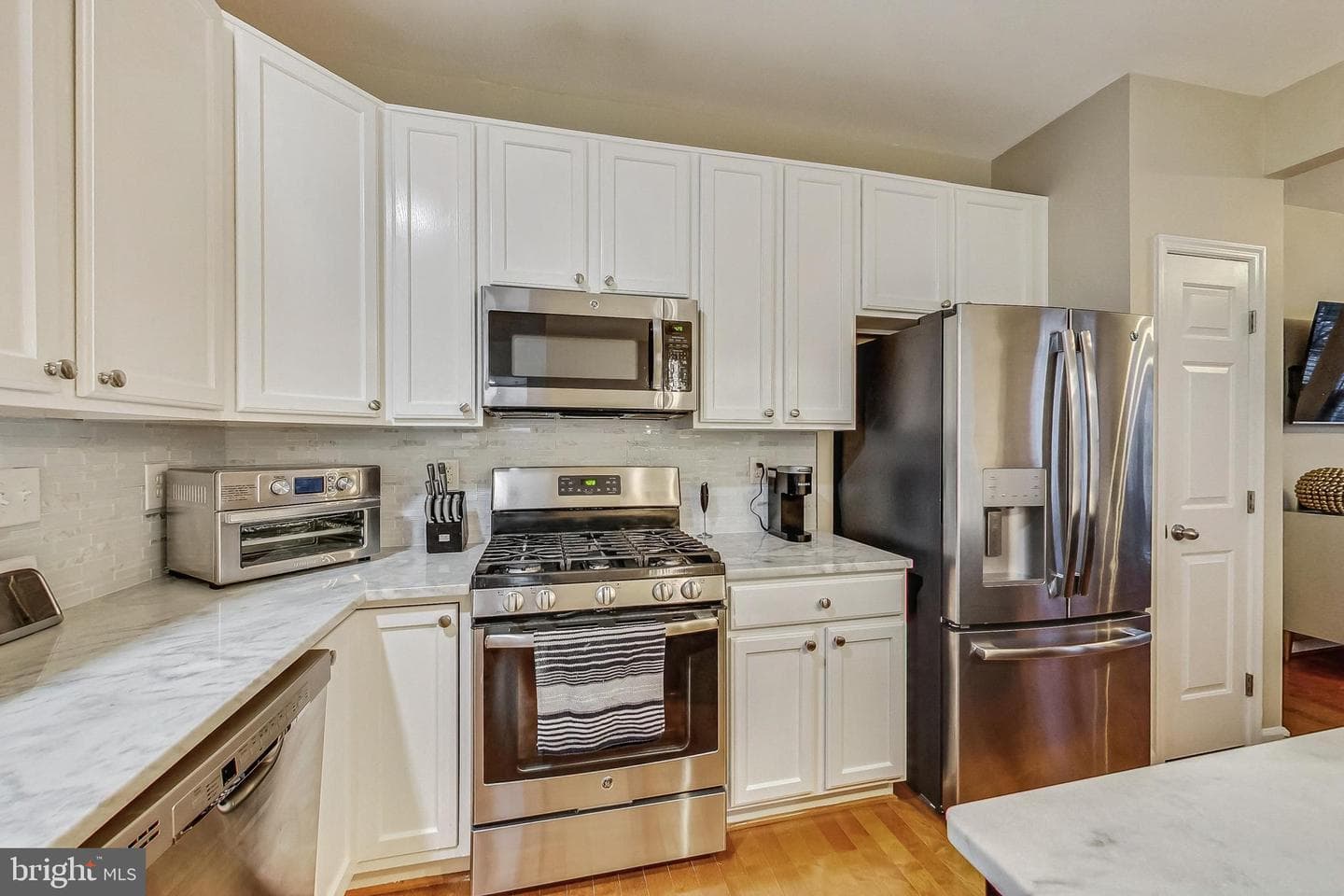 7217 Serenade Circle photo 7