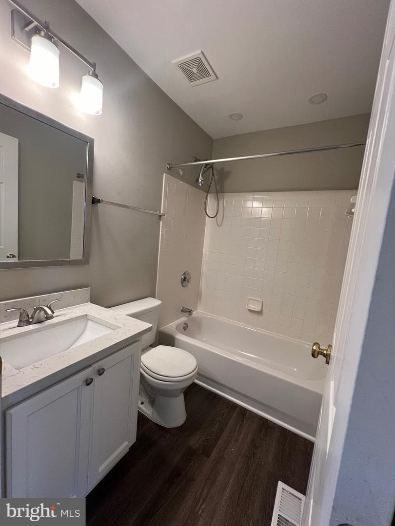 5843 Everhart Place photo 14