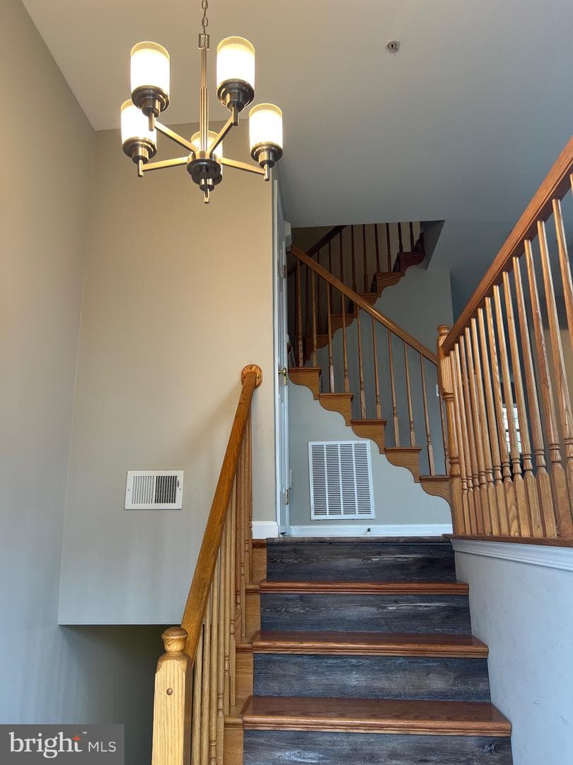 5843 Everhart Place photo 2
