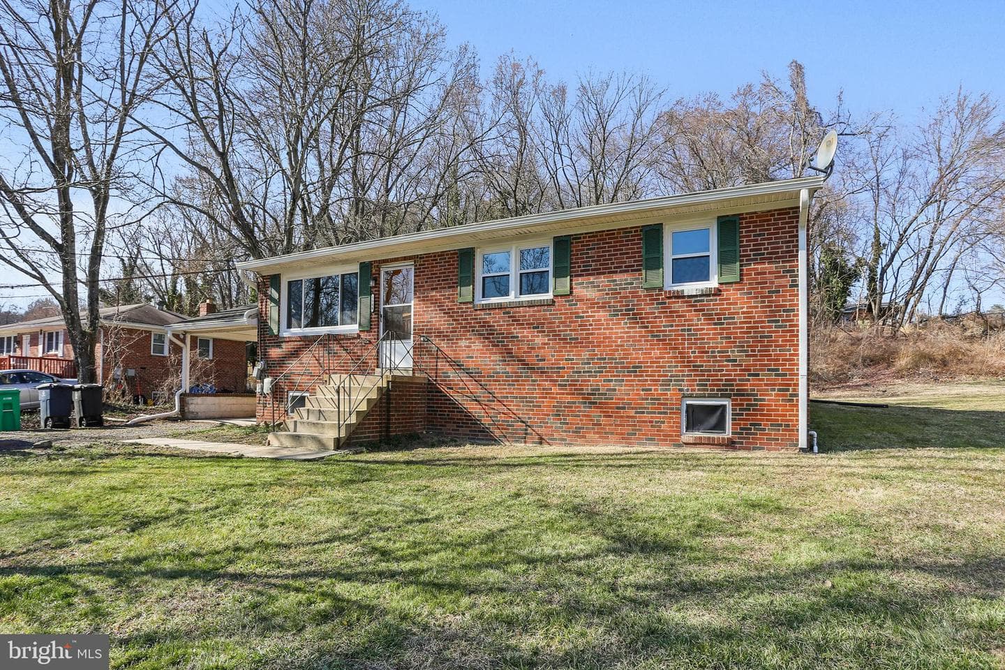 5006 Meadowbrook Drive photo 2