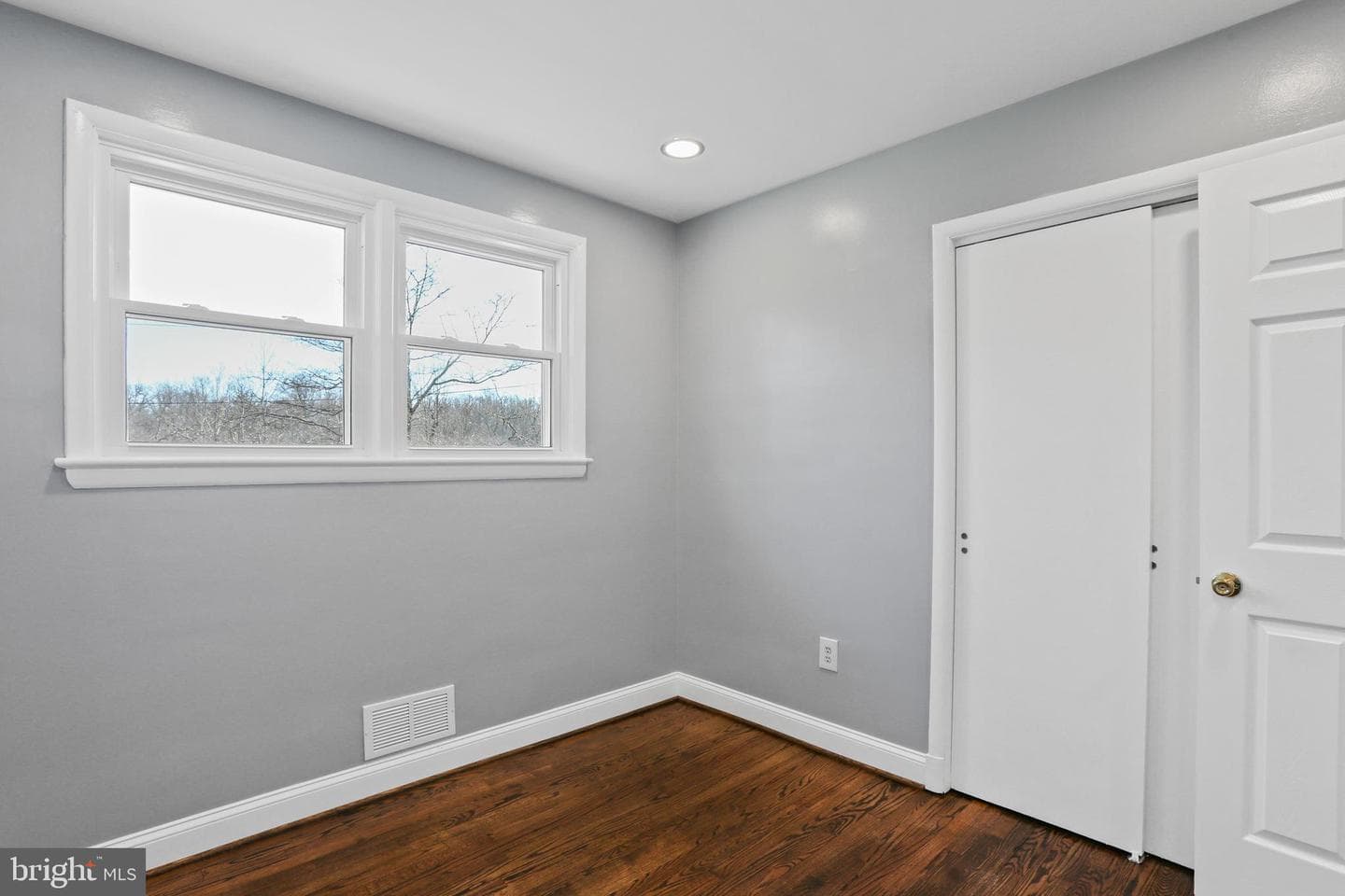 5006 Meadowbrook Drive photo 20