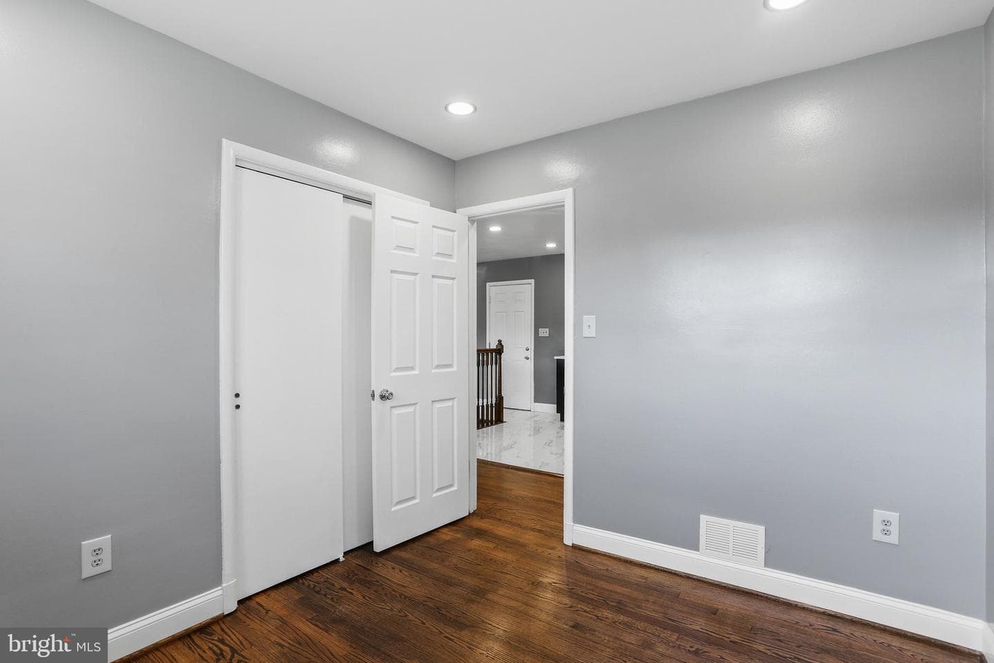 5006 Meadowbrook Drive photo 21