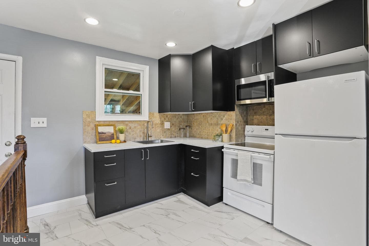 5006 Meadowbrook Drive photo 8